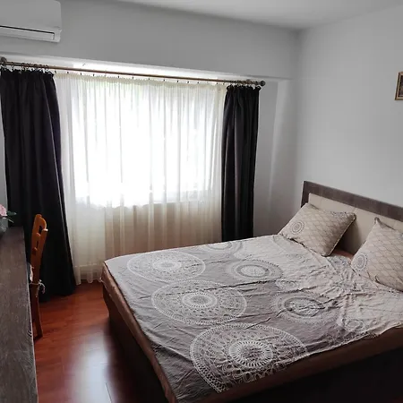 Mari's By The Sea Apartment *